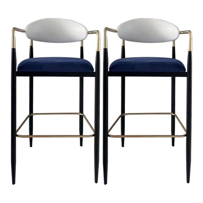 Contemporary Metal Bar Stools Indoor Barstool with Metal Legs and Low Back White 2 Piece Set Clearhalo 'Bar Furniture' 'Bar Stools' 'bar_stools' 'furn' 'furn_bar_stools' 'furniture_bar_stools' 'Kitchen & Dining Furniture' 'kitchen&dining_furn' 'kitchen' 'kitchen_furn' Furniture' 4611436