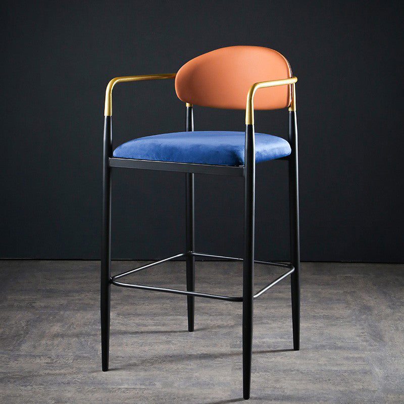 Contemporary Metal Bar Stools Indoor Barstool with Metal Legs and Low Back Clearhalo 'Bar Furniture' 'Bar Stools' 'bar_stools' 'furn' 'furn_bar_stools' 'furniture_bar_stools' 'Kitchen & Dining Furniture' 'kitchen&dining_furn' 'kitchen' 'kitchen_furn' Furniture' 4611439