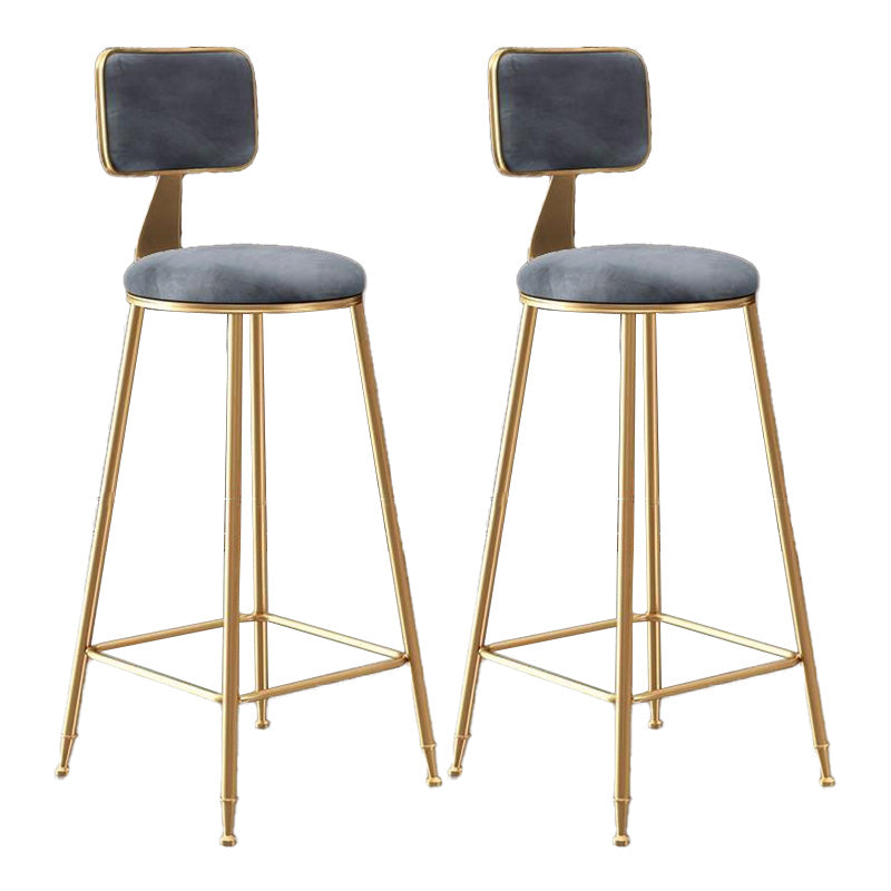 Modern Style Metal Bar Stool with Footrest and Low Back Bistro Lounge Bar Stool Grey 2 Piece Set Clearhalo 'Bar Furniture' 'Bar Stools' 'bar_stools' 'furn' 'furn_bar_stools' 'furniture_bar_stools' 'Kitchen & Dining Furniture' 'kitchen&dining_furn' 'kitchen' 'kitchen_furn' Furniture' 4611658