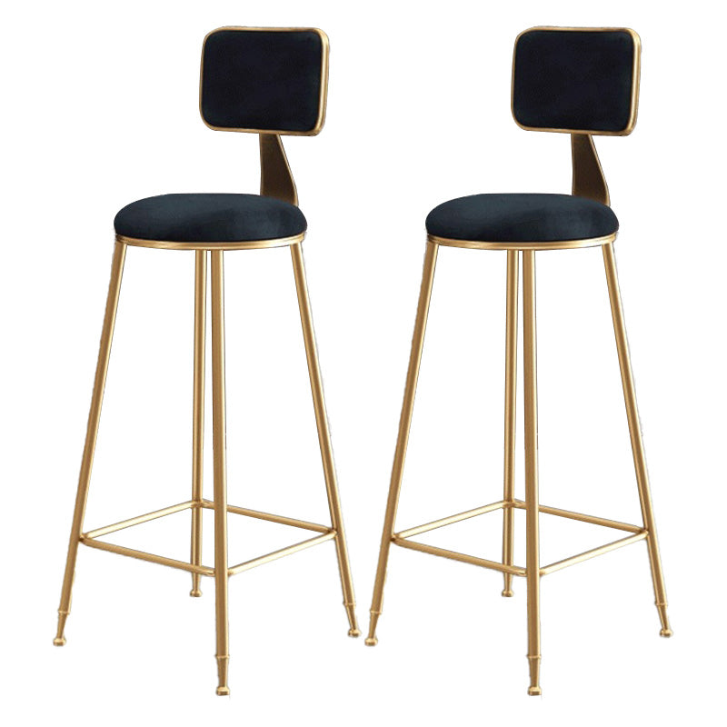 Modern Style Metal Bar Stool with Footrest and Low Back Bistro Lounge Bar Stool Black 2 Piece Set Clearhalo 'Bar Furniture' 'Bar Stools' 'bar_stools' 'furn' 'furn_bar_stools' 'furniture_bar_stools' 'Kitchen & Dining Furniture' 'kitchen&dining_furn' 'kitchen' 'kitchen_furn' Furniture' 4611666