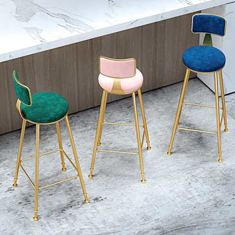 Modern Style Metal Bar Stool with Footrest and Low Back Bistro Lounge Bar Stool Clearhalo 'Bar Furniture' 'Bar Stools' 'bar_stools' 'furn' 'furn_bar_stools' 'furniture_bar_stools' 'Kitchen & Dining Furniture' 'kitchen&dining_furn' 'kitchen' 'kitchen_furn' Furniture' 4611669