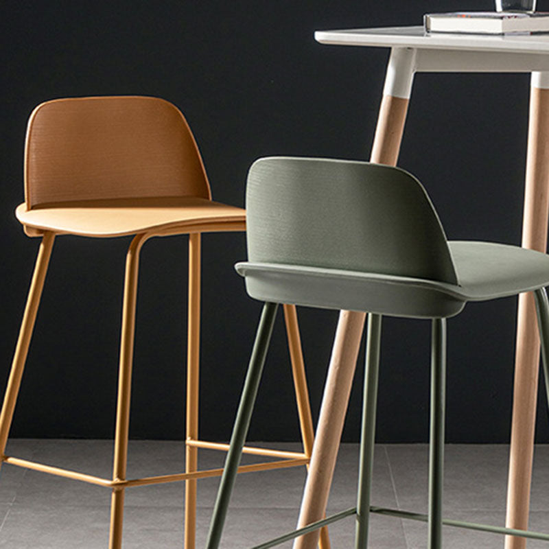Contemporary Plastic Seats Macron Barstool Metal 4 Legs Bar Stool for Indoor Set of 2 Clearhalo 'Bar Furniture' 'Bar Stools' 'bar_stools' 'furn' 'furn_bar_stools' 'furniture_bar_stools' 'Kitchen & Dining Furniture' 'kitchen&dining_furn' 'kitchen' 'kitchen_furn' Furniture' 4611792