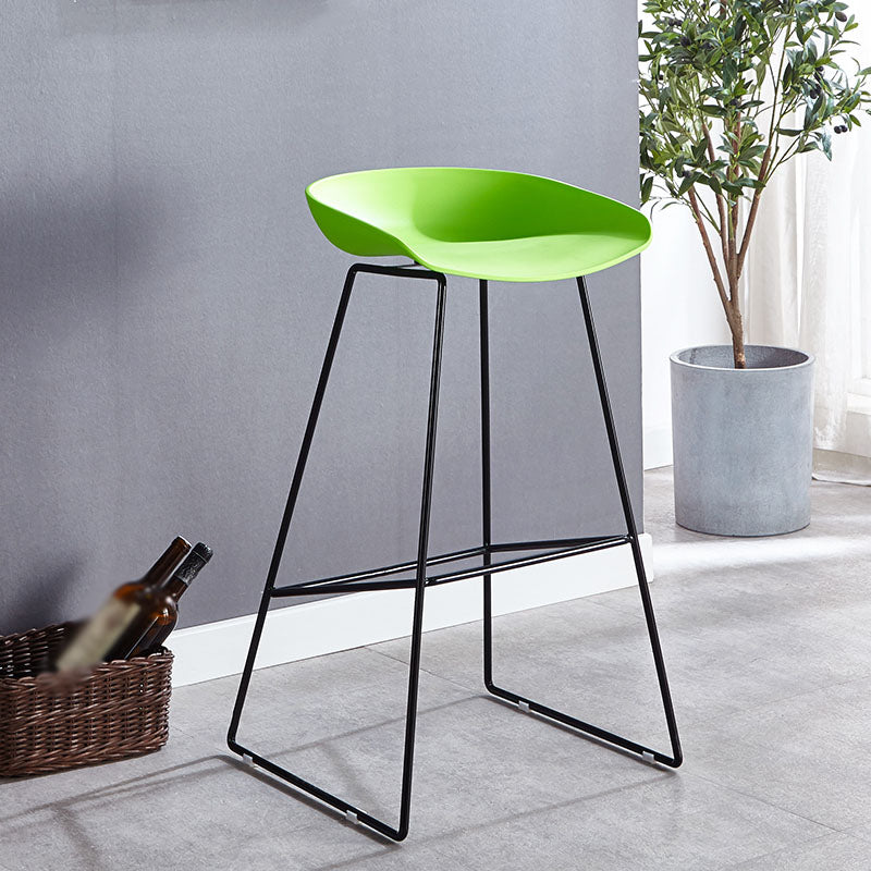 Scandinavian Style Bar-stool Iron Legs Bucket Seat Single Counter Stool for Kitchen Bar Green Clearhalo 'Bar Furniture' 'Bar Stools' 'bar_stools' 'furn' 'furn_bar_stools' 'furniture_bar_stools' 'Kitchen & Dining Furniture' 'kitchen&dining_furn' 'kitchen' 'kitchen_furn' Furniture' 4611810