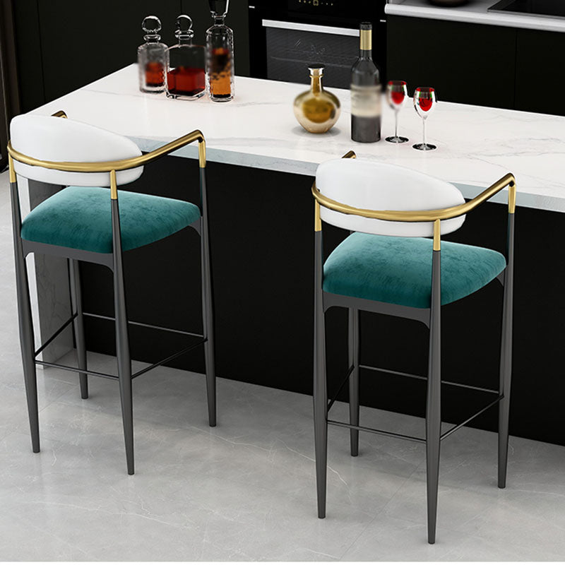 Scandinavian Metal Upholstered Counter Stools Armed Bar Stools with Footrest Clearhalo 'Bar Furniture' 'Bar Stools' 'bar_stools' 'furn' 'furn_bar_stools' 'furniture_bar_stools' 'Kitchen & Dining Furniture' 'kitchen&dining_furn' 'kitchen' 'kitchen_furn' Furniture' 4620235