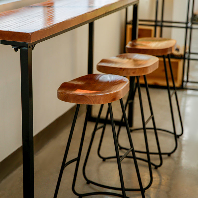 Modern Style Bar Table Solid Wood and Iron Brown Coffee Shop Bar Table Clearhalo 'Bar Furniture' 'Bar Tables' 'bar_tables' 'furn' 'furn_bar_tables' 'Furniture' 'furniture_bar_tables' 'Kitchen & Dining Furniture' 'kitchen&dining_furn' 'kitchen' 4638961
