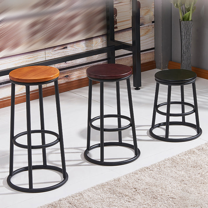 Modern Style Wood Bar Stool with Metal Footrest Round Bar Stool Clearhalo 'Bar Furniture' 'Bar Stools' 'bar_stools' 'furn' 'furn_bar_stools' 'furniture_bar_stools' 'Kitchen & Dining Furniture' 'kitchen&dining_furn' 'kitchen' 'kitchen_furn' Furniture' 4639441
