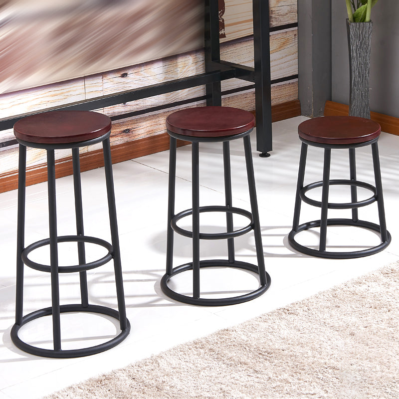 Modern Style Wood Bar Stool with Metal Footrest Round Bar Stool Clearhalo 'Bar Furniture' 'Bar Stools' 'bar_stools' 'furn' 'furn_bar_stools' 'furniture_bar_stools' 'Kitchen & Dining Furniture' 'kitchen&dining_furn' 'kitchen' 'kitchen_furn' Furniture' 4639448