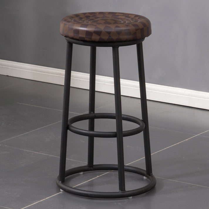 Modern Style Wood Bar Stool with Metal Footrest Round Bar Stool Brown 1 Piece Clearhalo 'Bar Furniture' 'Bar Stools' 'bar_stools' 'furn' 'furn_bar_stools' 'furniture_bar_stools' 'Kitchen & Dining Furniture' 'kitchen&dining_furn' 'kitchen' 'kitchen_furn' Furniture' 4639453