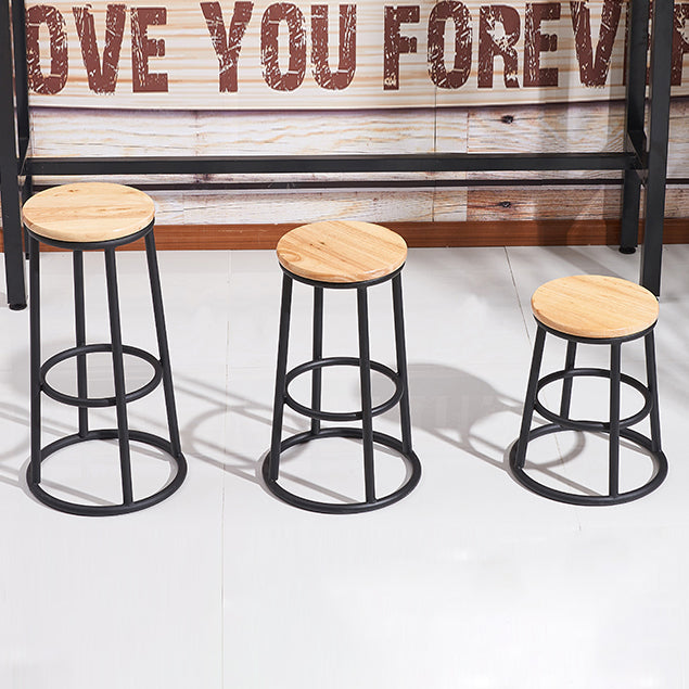 Modern Style Wood Bar Stool with Metal Footrest Round Bar Stool Clearhalo 'Bar Furniture' 'Bar Stools' 'bar_stools' 'furn' 'furn_bar_stools' 'furniture_bar_stools' 'Kitchen & Dining Furniture' 'kitchen&dining_furn' 'kitchen' 'kitchen_furn' Furniture' 4639458