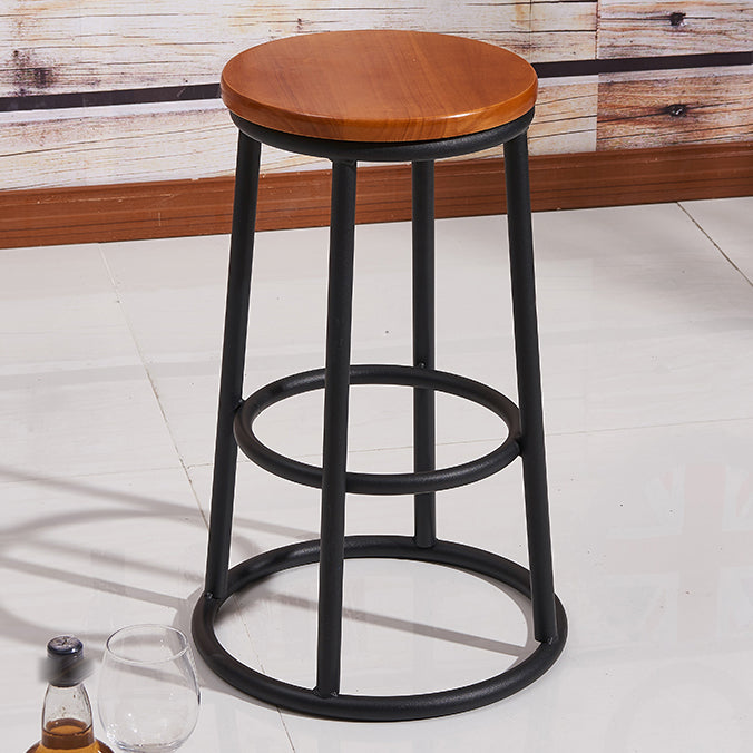 Modern Style Wood Bar Stool with Metal Footrest Round Bar Stool Walnut 1 Piece Clearhalo 'Bar Furniture' 'Bar Stools' 'bar_stools' 'furn' 'furn_bar_stools' 'furniture_bar_stools' 'Kitchen & Dining Furniture' 'kitchen&dining_furn' 'kitchen' 'kitchen_furn' Furniture' 4639462