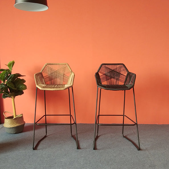 Contemporary Plastic Barstool Indoor Bar Stool with Iron Legs and Pedal Clearhalo 'Bar Furniture' 'Bar Stools' 'bar_stools' 'furn' 'furn_bar_stools' 'furniture_bar_stools' 'Kitchen & Dining Furniture' 'kitchen&dining_furn' 'kitchen' 'kitchen_furn' Furniture' 4640028