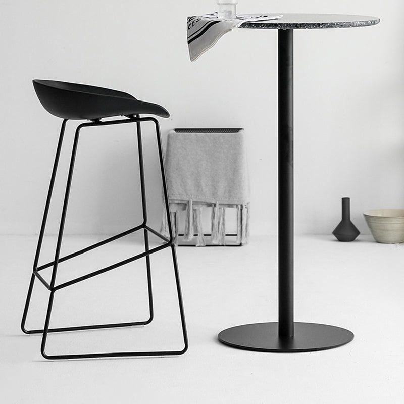 Nordic Indoor Low Back Barstool Simple Iron Tall Stool with Plastic Seat Black 1 Piece Clearhalo 'Bar Furniture' 'Bar Stools' 'bar_stools' 'furn' 'furn_bar_stools' 'furniture_bar_stools' 'Kitchen & Dining Furniture' 'kitchen&dining_furn' 'kitchen' 'kitchen_furn' Furniture' 4654368