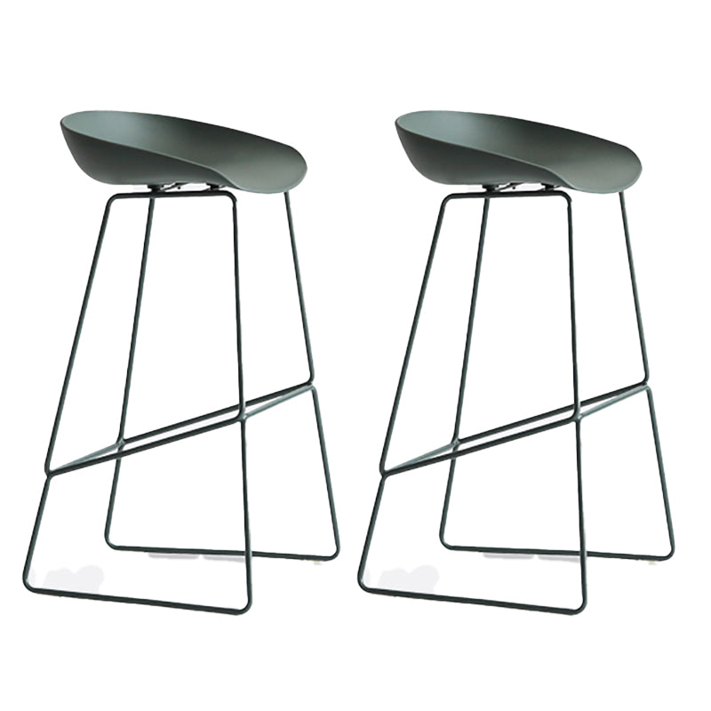 Nordic Indoor Low Back Barstool Simple Iron Tall Stool with Plastic Seat Green 2 Piece Set Clearhalo 'Bar Furniture' 'Bar Stools' 'bar_stools' 'furn' 'furn_bar_stools' 'furniture_bar_stools' 'Kitchen & Dining Furniture' 'kitchen&dining_furn' 'kitchen' 'kitchen_furn' Furniture' 4654386