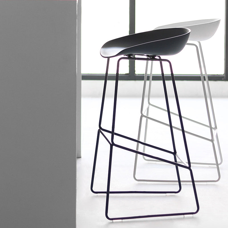 Nordic Indoor Low Back Barstool Simple Iron Tall Stool with Plastic Seat Clearhalo 'Bar Furniture' 'Bar Stools' 'bar_stools' 'furn' 'furn_bar_stools' 'furniture_bar_stools' 'Kitchen & Dining Furniture' 'kitchen&dining_furn' 'kitchen' 'kitchen_furn' Furniture' 4654394
