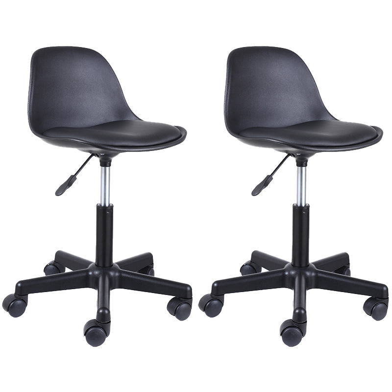 Contemporary Leather Swivel Barstool Indoor Low Back Bar Stool with Iron Legs Matte Black 2 Piece Set Short Stool(20"H) Clearhalo 'Bar Furniture' 'Bar Stools' 'bar_stools' 'furn' 'furn_bar_stools' 'furniture_bar_stools' 'Kitchen & Dining Furniture' 'kitchen&dining_furn' 'kitchen' 'kitchen_furn' Furniture' 4654805