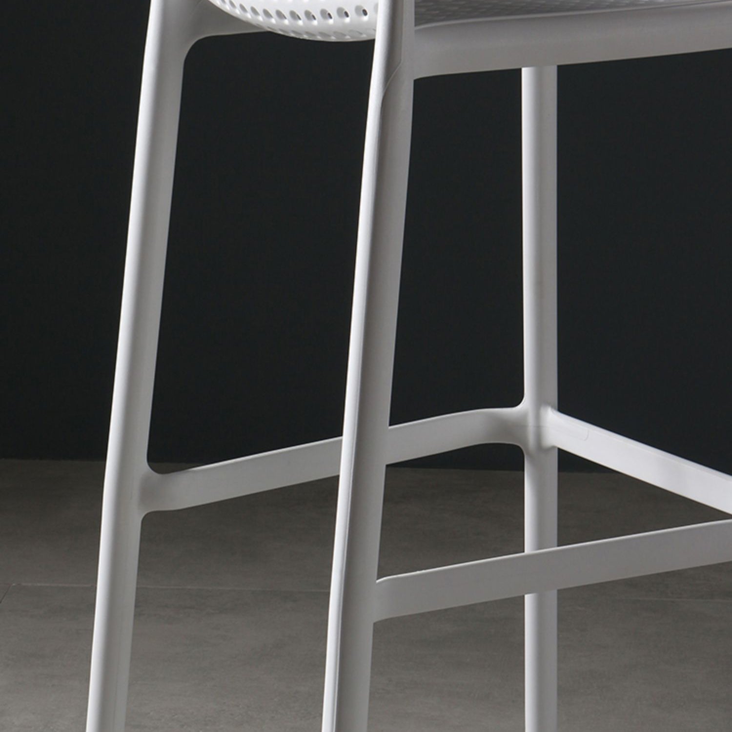 Plastic Scandinavian Kitchen Dining Room Stool Low Back Armless Bar Stool Clearhalo 'Bar Furniture' 'Bar Stools' 'bar_stools' 'furniture_bar_stools' 'Kitchen & Dining Furniture' 'kitchen&dining_furn' 'kitchen' 'kitchen_furn' Furniture' 4665199