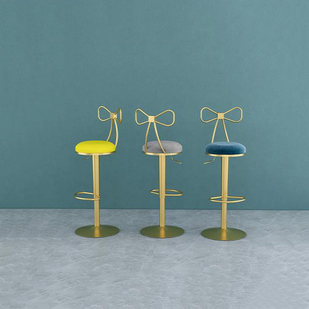 Contemporary Metal Bar and Counter Stool Low Back Stool with Pedestal Base in Gold Clearhalo 'Bar Furniture' 'Bar Stools' 'bar_stools' 'furn' 'furn_bar_stools' 'Furniture' 'furniture_bar_stools' 'Kitchen & Dining Furniture' 4706060