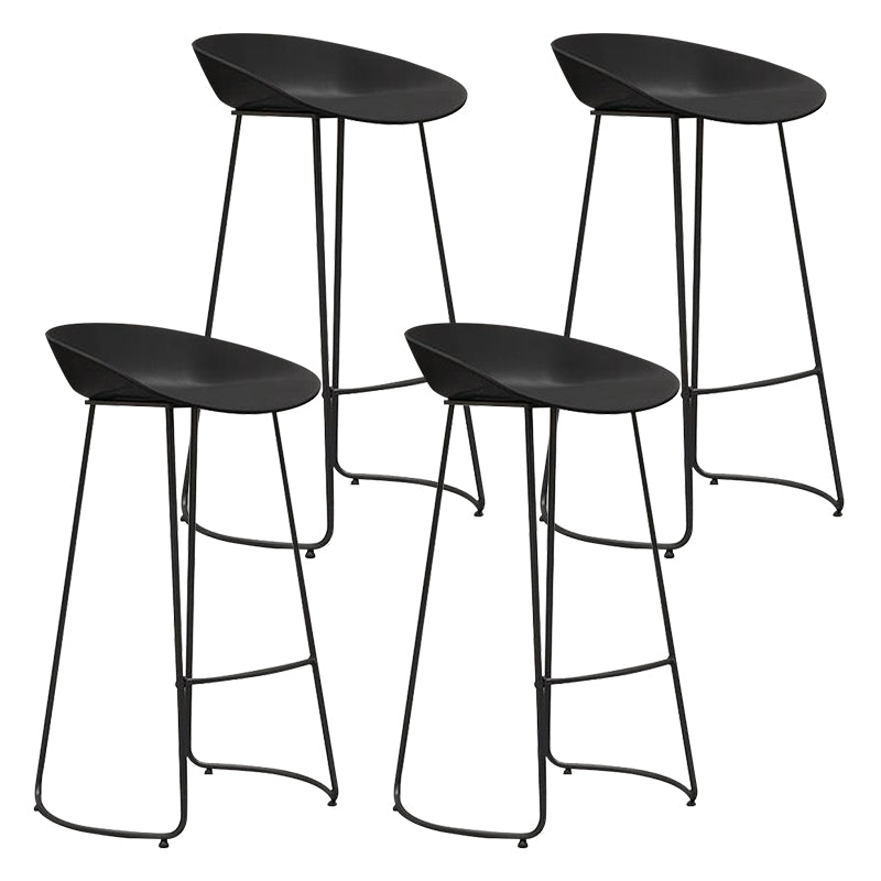Modern Armless Backrest Counter Stool Iron Bar Stool with Plastic Seat and Pedal Black 4 Piece Set Clearhalo 'Bar Furniture' 'Bar Stools' 'bar_stools' 'furn' 'furn_bar_stools' 'Furniture' 'furniture_bar_stools' 'Kitchen & Dining Furniture' 4730006