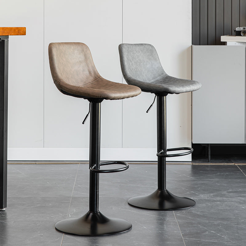 Contemporary Leather Swivel Barstool Indoor Bar Stool with Metal Base and Low Back Clearhalo 'Bar Furniture' 'Bar Stools' 'bar_stools' 'furn' 'furn_bar_stools' 'Furniture' 'furniture_bar_stools' 'Kitchen & Dining Furniture' 4730175