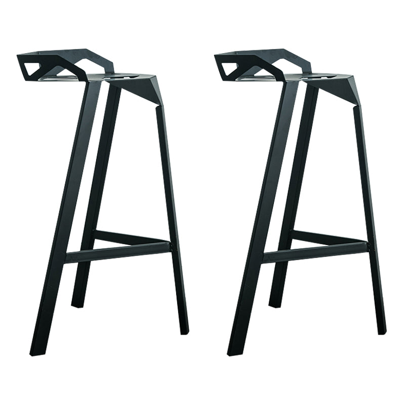 Industrial Stackable Iron Counter Stools Low Back 3 Legs Bar Stools with Footrest Black 2 Piece Set Clearhalo 'Bar Furniture' 'Bar Stools' 'bar_stools' 'furn' 'furn_bar_stools' 'Furniture' 'furniture_bar_stools' 'Kitchen & Dining Furniture' 4730371