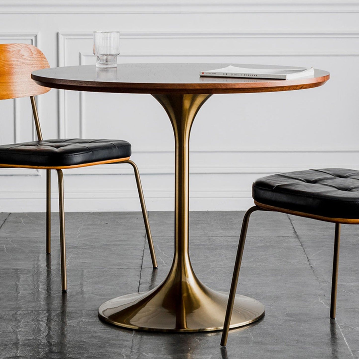 Modern Round Wood Dining Table Tulip Base Home Kitchen Dinner Dining Table Clearhalo 'Dining Tables & Seating' 'Dining Tables' 'dining_table' 'furn' 'furn_dining_table' 'Furniture' 'furniture_dining_table' 'Kitchen & Dining Furniture' 'kitchen' 'kitchen_dining_table' 4731283