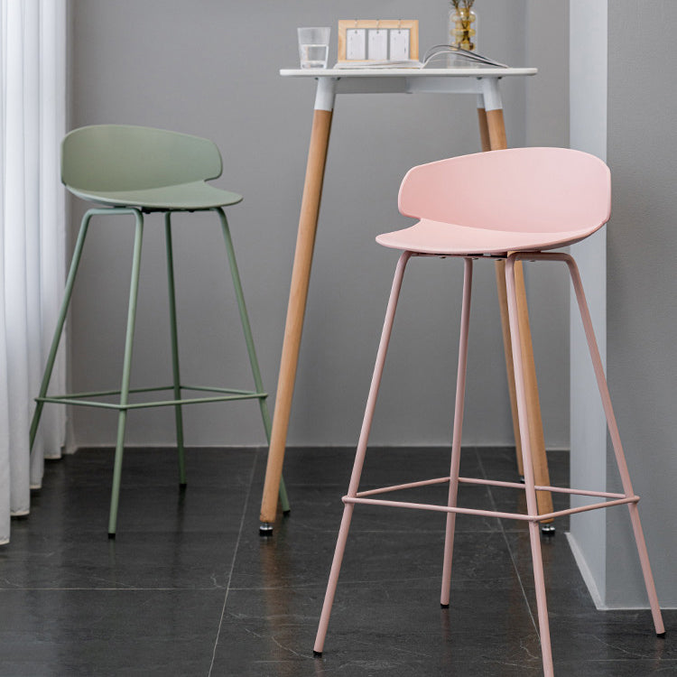 Contemporary Design Plastic Counter Barstools Low Back Stools for Home Clearhalo 'Bar Furniture' 'Bar Stools' 'bar_stools' 'furn' 'furn_bar_stools' 'Furniture' 'furniture_bar_stools' 'Kitchen & Dining Furniture' 4769224
