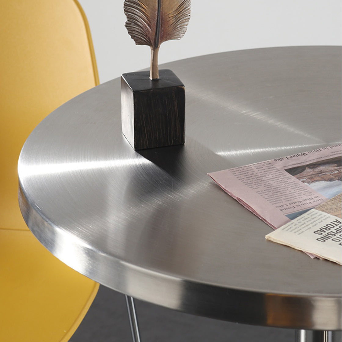 Industrial Round Bar Counter Table Metal Dining Table for Kitchen Clearhalo 'Bar Furniture' 'Bar Tables' 'bar_tables' 'furn' 'furn_bar_tables' 'Furniture' 'furniture_bar_tables' 'Kitchen & Dining Furniture' 4779881