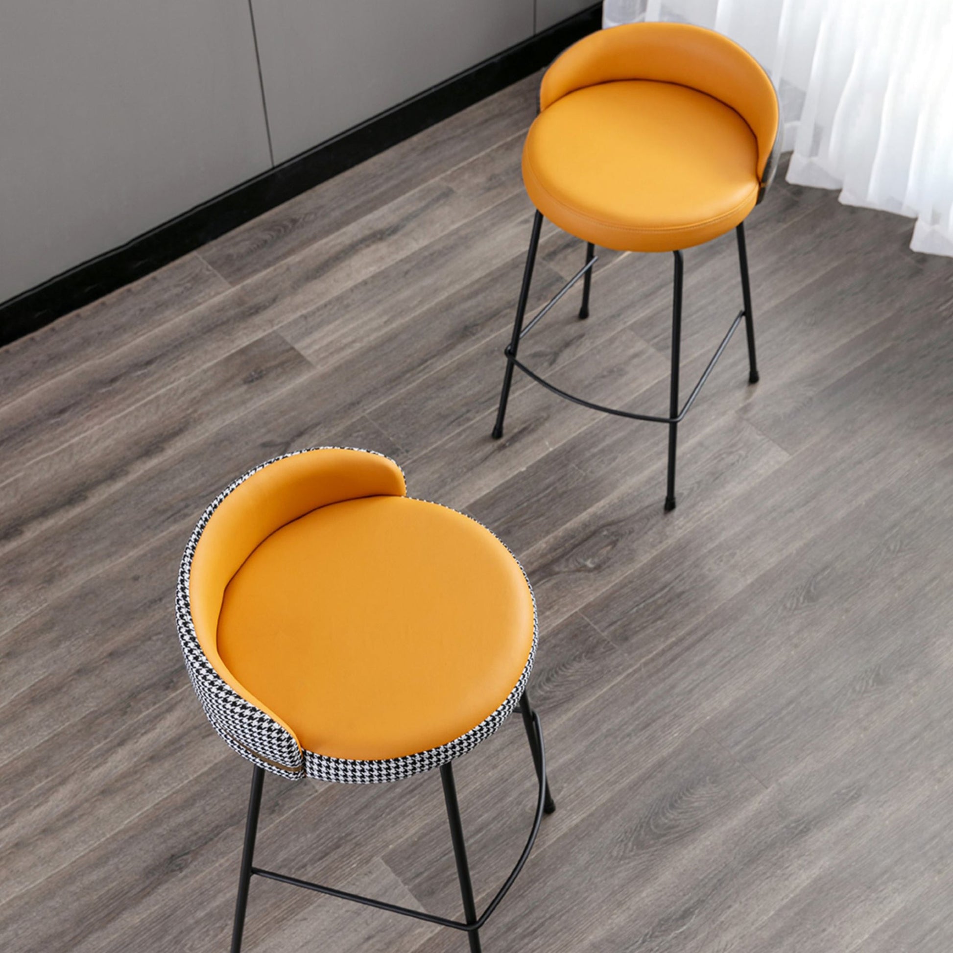 Contemporary Bar and Counter Stool Low Back Stool with 4 Legs in Black Clearhalo 'Bar Furniture' 'Bar Stools' 'bar_stools' 'furn' 'furn_bar_stools' 'Furniture' 'furniture_bar_stools' 'Kitchen & Dining Furniture' 4780189