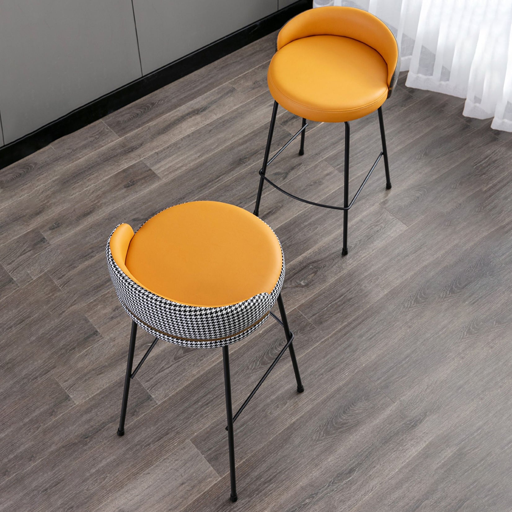 Contemporary Bar and Counter Stool Low Back Stool with 4 Legs in Black Clearhalo 'Bar Furniture' 'Bar Stools' 'bar_stools' 'furn' 'furn_bar_stools' 'Furniture' 'furniture_bar_stools' 'Kitchen & Dining Furniture' 4780190