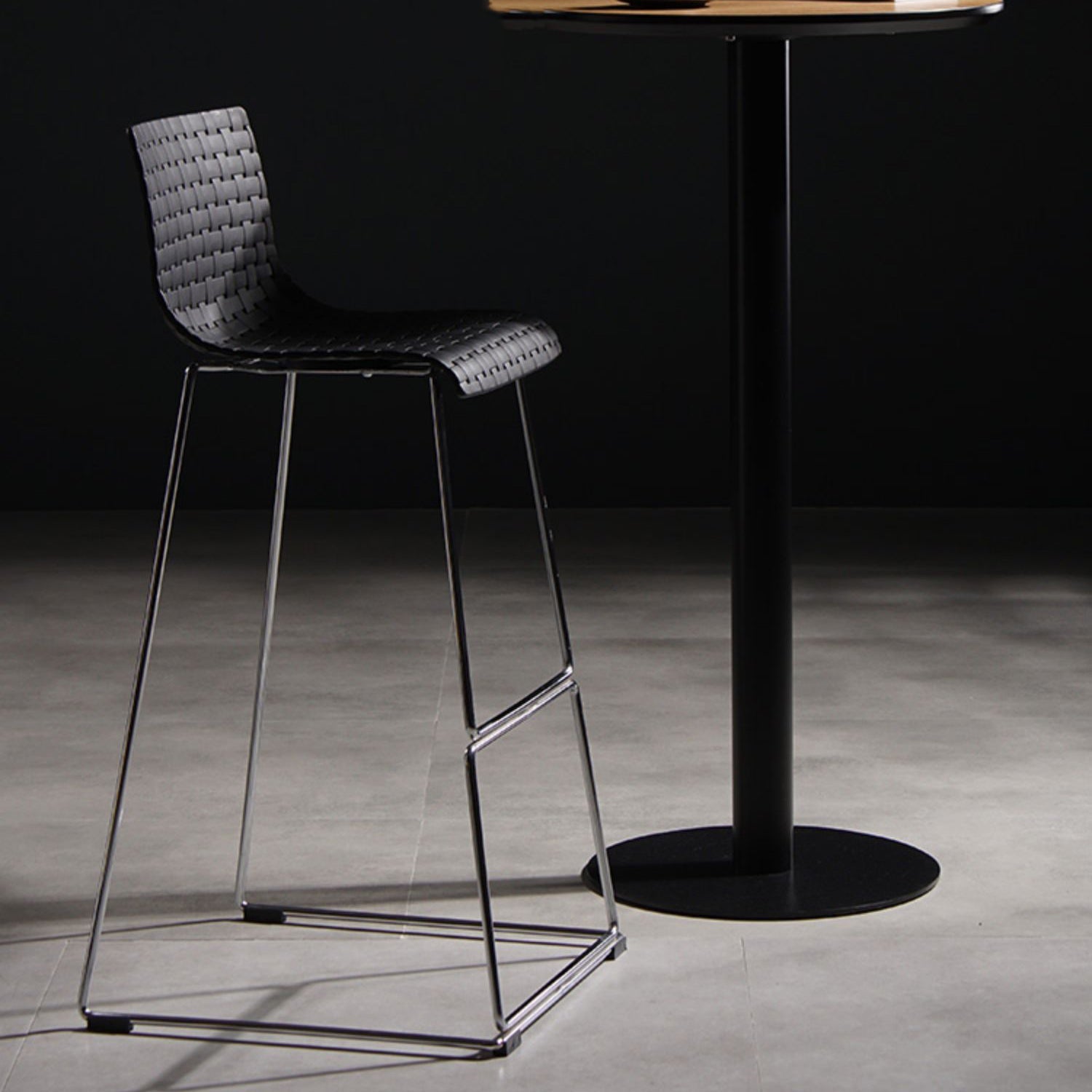 Industrial Bar-stool Plastic Counter Bar Stool for Kitchen Bar with Metal Legs Clearhalo 'Bar Furniture' 'Bar Stools' 'bar_stools' 'furn' 'furn_bar_stools' 'Furniture' 'furniture_bar_stools' 'Kitchen & Dining Furniture' 4790970