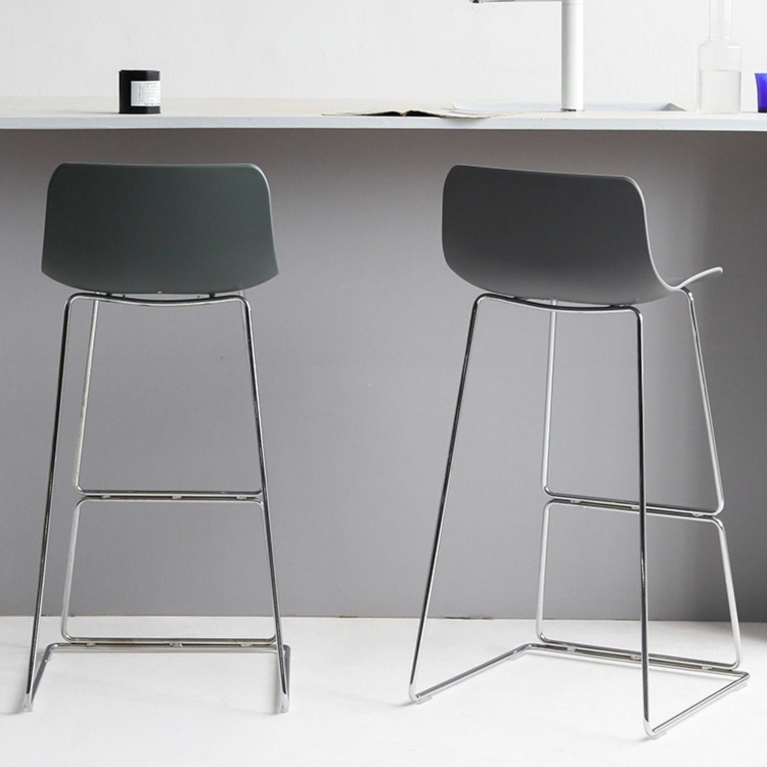 Nordic Bar-stool Plastic Counter Bar Stool for Kitchen Bar with Metal Legs Clearhalo 'Bar Furniture' 'Bar Stools' 'bar_stools' 'furn' 'furn_bar_stools' 'Furniture' 'furniture_bar_stools' 'Kitchen & Dining Furniture' 4791054