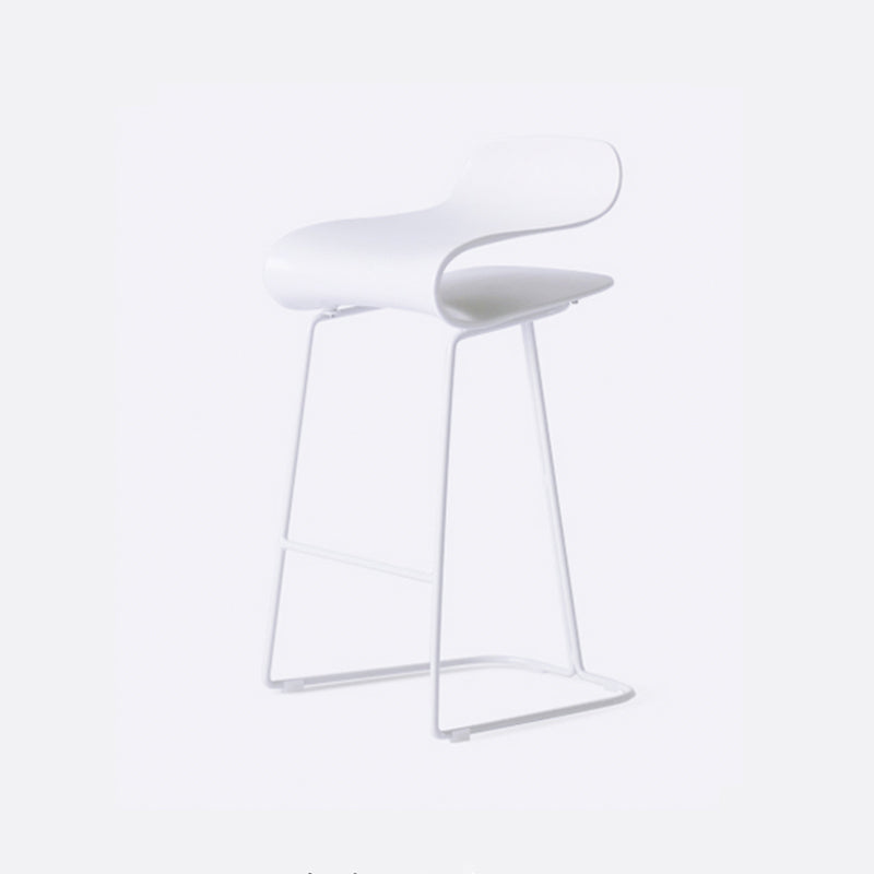 Contemporary Footrest Low Back Barstool Plastic Matte Finish Coffee Shop Stool White 1 Piece Counter Stool(26"H) Clearhalo 'Bar Furniture' 'Bar Stools' 'bar_stools' 'furn' 'furn_bar_stools' 'Furniture' 'furniture_bar_stools' 'Kitchen & Dining Furniture' 4807651