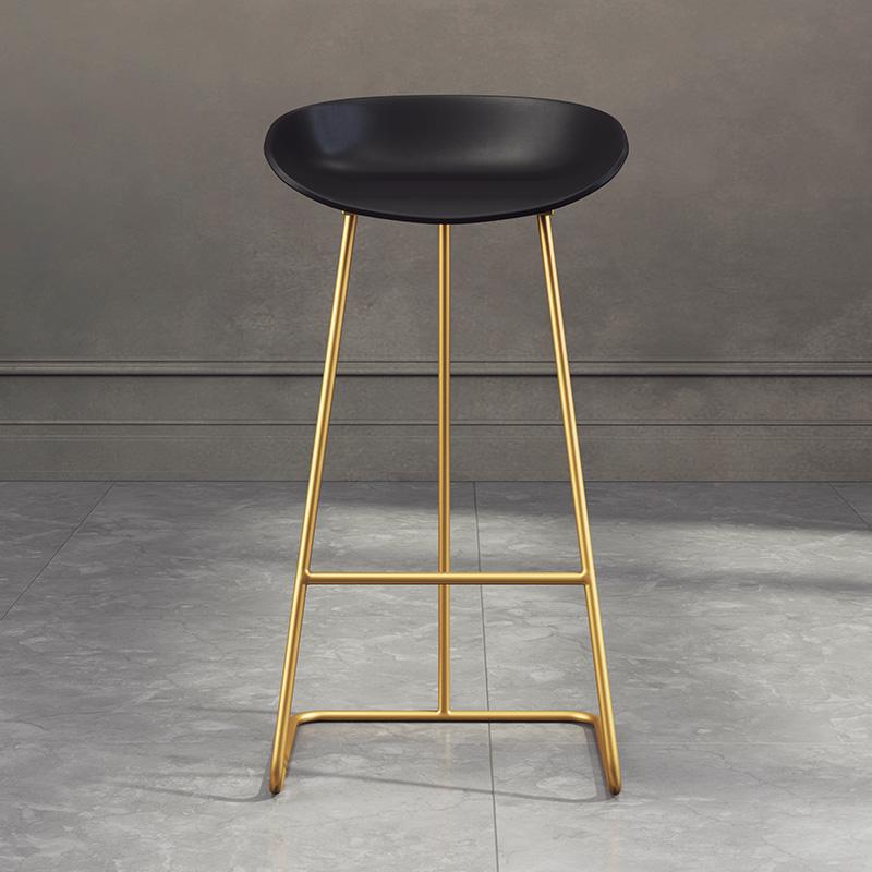 Glam Coffee Shop Footrest Stool Matte Finish Plastic Barstool Clearhalo 'Bar Furniture' 'Bar Stools' 'bar_stools' 'furn' 'furn_bar_stools' 'Furniture' 'furniture_bar_stools' 'Kitchen & Dining Furniture' 4817478