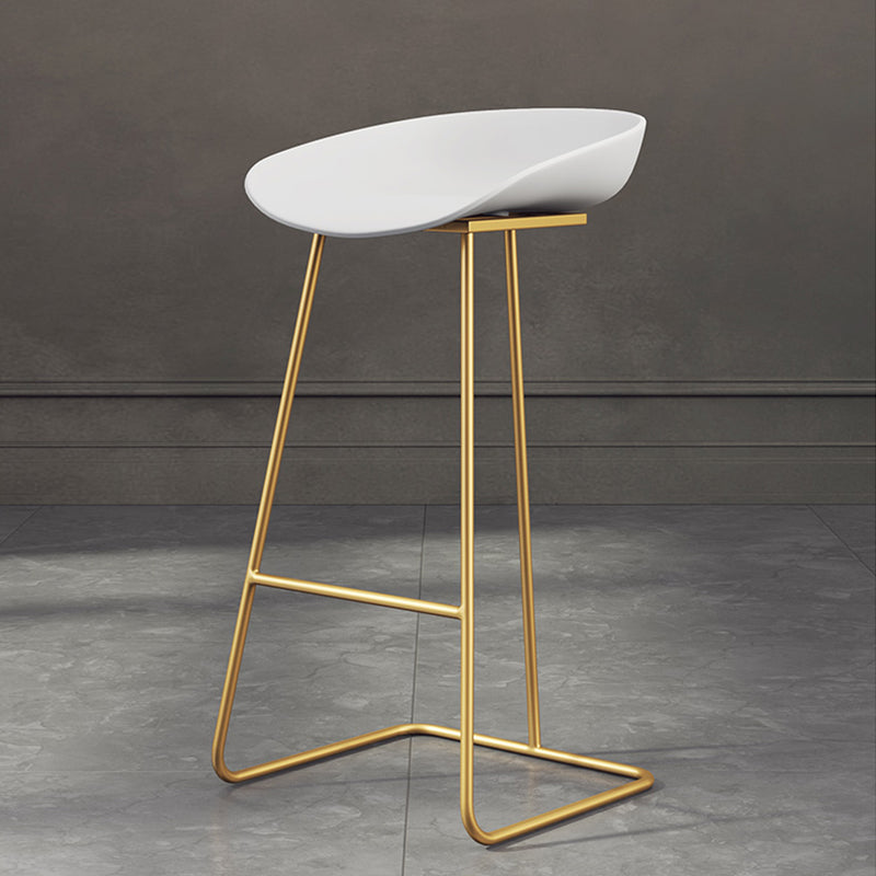 Glam Coffee Shop Footrest Stool Matte Finish Plastic Barstool Clearhalo 'Bar Furniture' 'Bar Stools' 'bar_stools' 'furn' 'furn_bar_stools' 'Furniture' 'furniture_bar_stools' 'Kitchen & Dining Furniture' 4817480