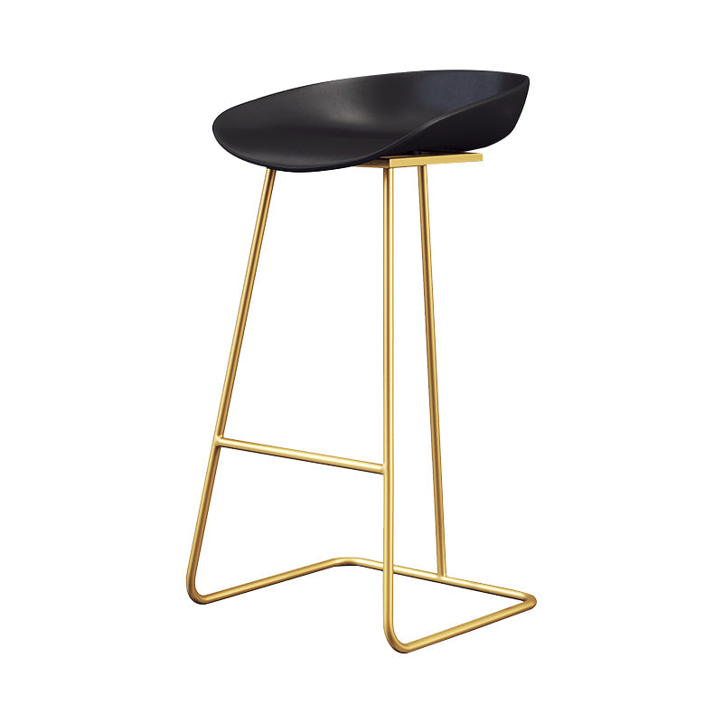 Glam Coffee Shop Footrest Stool Matte Finish Plastic Barstool Black-Gold 1 Piece Clearhalo 'Bar Furniture' 'Bar Stools' 'bar_stools' 'furn' 'furn_bar_stools' 'Furniture' 'furniture_bar_stools' 'Kitchen & Dining Furniture' 4817481