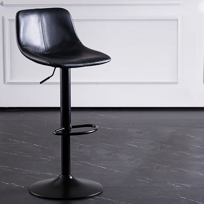 Industrial Bar and Counter Stool Low Back Stool with Pedestal Base in Black Clearhalo 'Bar Furniture' 'Bar Stools' 'bar_stools' 'furn' 'furn_bar_stools' 'Furniture' 'furniture_bar_stools' 'Kitchen & Dining Furniture' 4850829