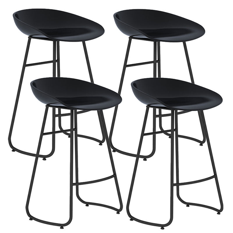 Modern Matte Finish Iron Bar Stool Footrest Milk Tea Shop Stool Black 4 Piece Set Counter Stool(26"H) Clearhalo 'Bar Furniture' 'Bar Stools' 'bar_stools' 'furn' 'furn_bar_stools' 'Furniture' 'furniture_bar_stools' 'Kitchen & Dining Furniture' 4851478