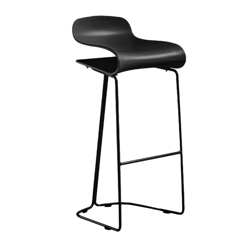 Scandinavian Restaurant Footrest Stool Matte Finish Plastic Bar Stool Black 1 Piece Counter Stool(26"H) Clearhalo 'Bar Furniture' 'Bar Stools' 'bar_stools' 'furn' 'furn_bar_stools' 'Furniture' 'furniture_bar_stools' 'Kitchen & Dining Furniture' 4862587