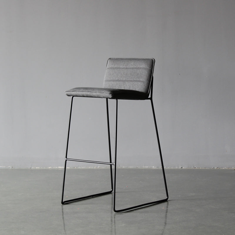 Modern Low Back Restaurant Stool Matte Finish Leather Barstool Clearhalo 'Bar Furniture' 'Bar Stools' 'bar_stools' 'furn' 'furn_bar_stools' 'Furniture' 'furniture_bar_stools' 'Kitchen & Dining Furniture' 4875307