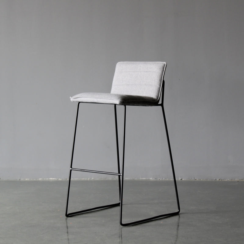 Modern Low Back Restaurant Stool Matte Finish Leather Barstool Clearhalo 'Bar Furniture' 'Bar Stools' 'bar_stools' 'furn' 'furn_bar_stools' 'Furniture' 'furniture_bar_stools' 'Kitchen & Dining Furniture' 4875319
