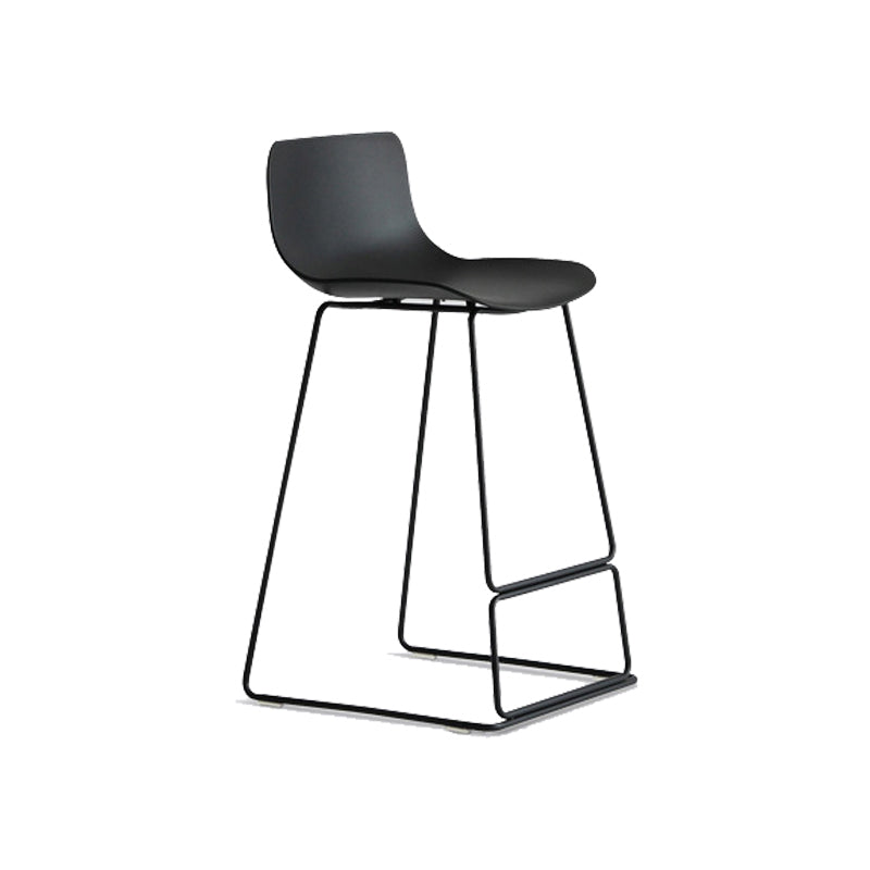 Modern Coffee Shop Armless Stool Matte Finish Plastic Barstool Black 1 Piece Counter Stool (23.5"H) Clearhalo 'Bar Furniture' 'Bar Stools' 'bar_stools' 'furn' 'furn_bar_stools' 'Furniture' 'furniture_bar_stools' 'Kitchen & Dining Furniture' 4875590