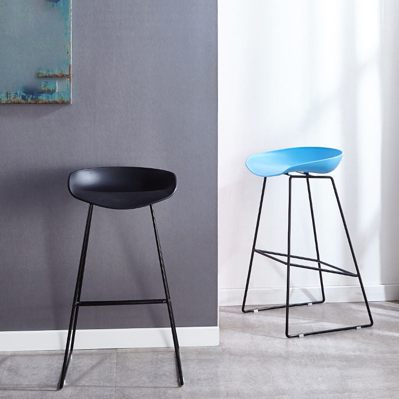 Scandinavian Coffee Shop Footrest Stool Matte Finish Plastic Bar Stool Clearhalo 'Bar Furniture' 'Bar Stools' 'bar_stools' 'Furniture' 'furniture_bar_stools' 'Kitchen & Dining Furniture' 4889307