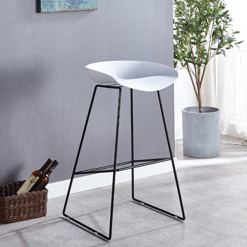 Scandinavian Coffee Shop Footrest Stool Matte Finish Plastic Bar Stool White 1 Piece Clearhalo 'Bar Furniture' 'Bar Stools' 'bar_stools' 'Furniture' 'furniture_bar_stools' 'Kitchen & Dining Furniture' 4889308