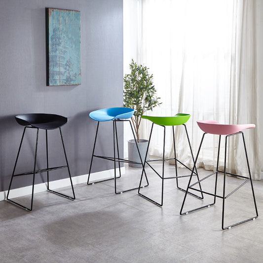 Scandinavian Coffee Shop Footrest Stool Matte Finish Plastic Bar Stool Clearhalo 'Bar Furniture' 'Bar Stools' 'bar_stools' 'Furniture' 'furniture_bar_stools' 'Kitchen & Dining Furniture' 4889309