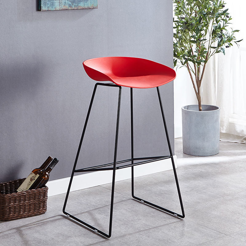 Scandinavian Coffee Shop Footrest Stool Matte Finish Plastic Bar Stool Red 1 Piece Clearhalo 'Bar Furniture' 'Bar Stools' 'bar_stools' 'Furniture' 'furniture_bar_stools' 'Kitchen & Dining Furniture' 4889310