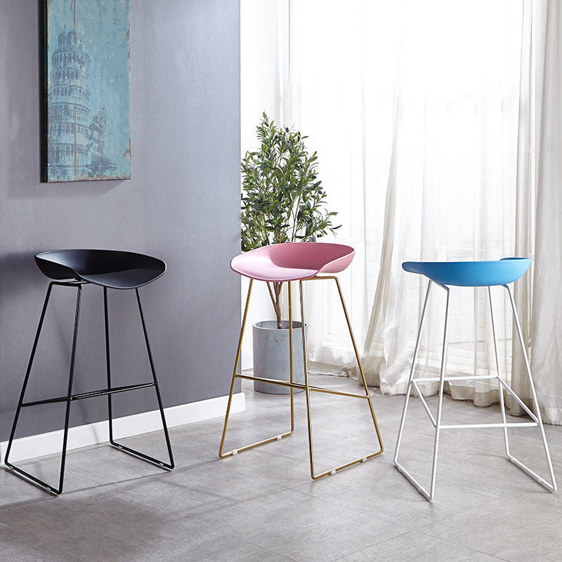 Scandinavian Coffee Shop Footrest Stool Matte Finish Plastic Bar Stool Clearhalo 'Bar Furniture' 'Bar Stools' 'bar_stools' 'Furniture' 'furniture_bar_stools' 'Kitchen & Dining Furniture' 4889311