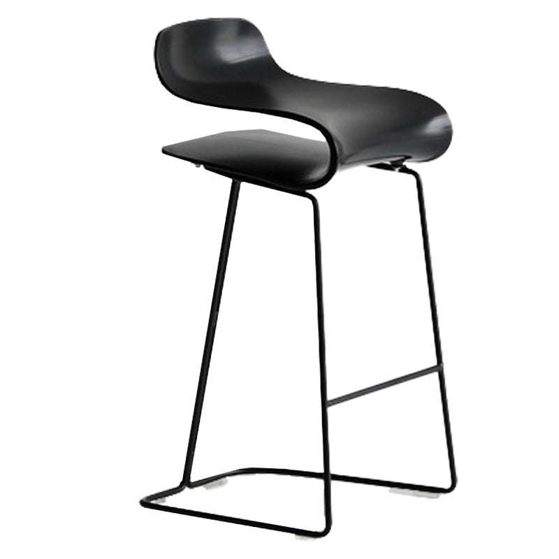 Scandinavian Matte Finish Plastic Barstool Footrest Coffee Shop Stool Black 1 Piece Counter Stool(26"H) Clearhalo 'Bar Furniture' 'Bar Stools' 'bar_stools' 'Furniture' 'furniture_bar_stools' 'Kitchen & Dining Furniture' 4910508