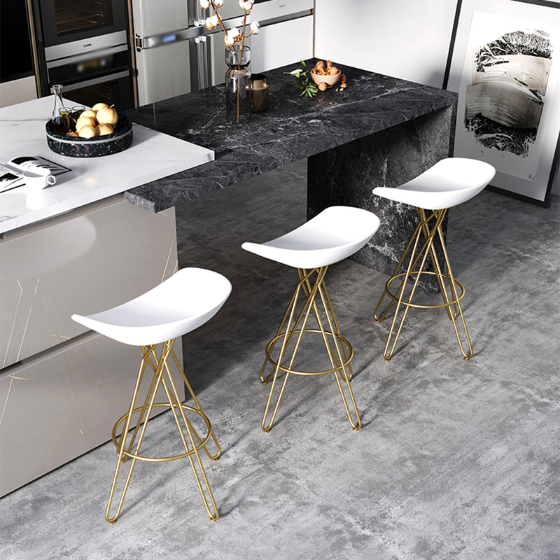 Glam Footrest Plastic Barstool Matte Finish Restaurant Stool Clearhalo 'Bar Furniture' 'Bar Stools' 'bar_stools' 'furn' 'furn_bar_stools' 'Furniture' 'furniture_bar_stools' 'Kitchen & Dining Furniture' 4910932