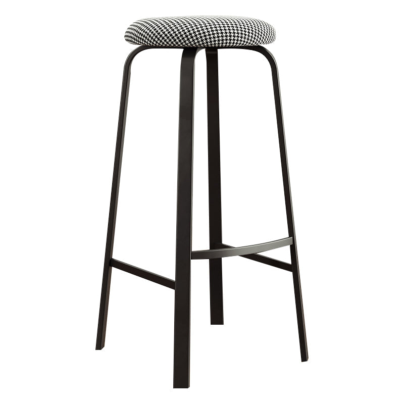 Contemporary Matte Finish Upholstered Stool Footrest Iron Bar Stool Black White 1 Piece Clearhalo 'Bar Furniture' 'Bar Stools' 'bar_stools' 'furn' 'furn_bar_stools' 'Furniture' 'furniture_bar_stools' 'Kitchen & Dining Furniture' 4926757