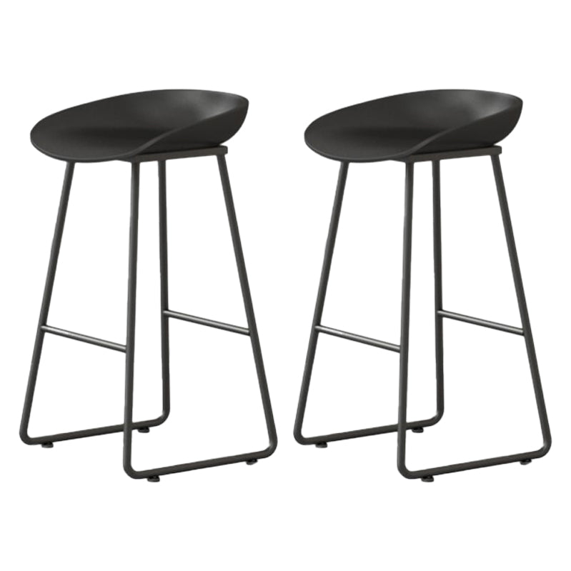 Modern Milk Tea Shop Footrest Barstool Matte Finish Plastic Stool Black 2 Piece Set Counter Stool(26"H) Clearhalo 'Bar Furniture' 'Bar Stools' 'bar_stools' 'furn' 'furn_bar_stools' 'Furniture' 'furniture_bar_stools' 'Kitchen & Dining Furniture' 4953142